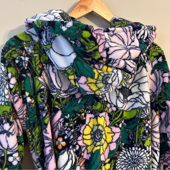Vera Bradley Plush "Bloom Boom" Hooded Robe - Picture 4 of 5